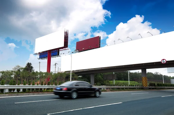 Autopistas y vallas publicitarias — Foto de Stock