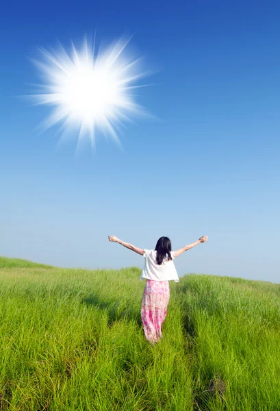 Abraza a la chica del sol — Foto de Stock