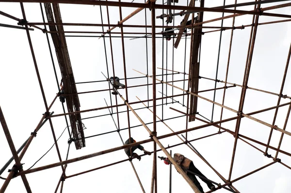 White background of the scaffolding — Stock Photo, Image