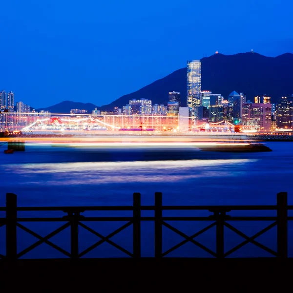 Hong Kong της Victoria Harbour το βράδυ — Φωτογραφία Αρχείου