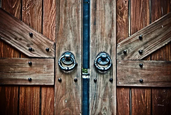 Velmi staré dveře — Stock fotografie