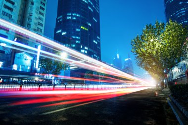 Şimdi gece şehir