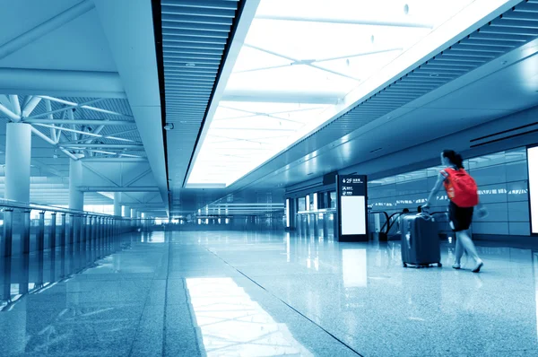 Passagiere im Flughafen — Stockfoto