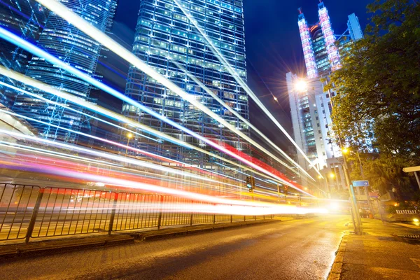 Ciudad moderna por la noche — Foto de Stock