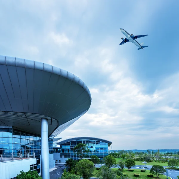 Самолеты Шанхайского аэропорта Пудун — стоковое фото