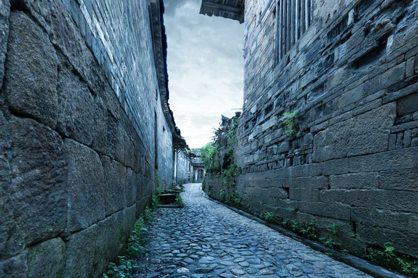 Die alten Mauern des alten Dorfes — Stockfoto