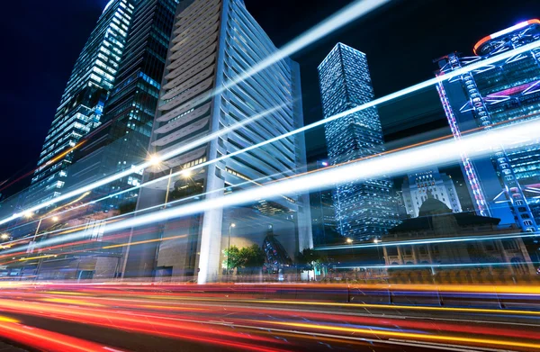 Moderne Stadt bei Nacht — Stockfoto