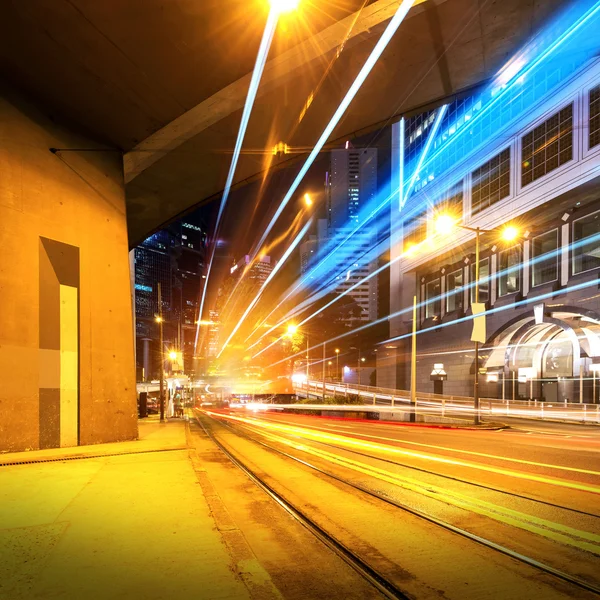 Cidade moderna à noite — Fotografia de Stock