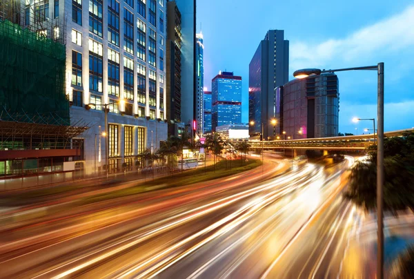 Ciudad moderna por la noche — Foto de Stock