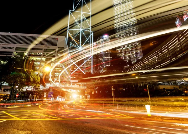 Cidade moderna à noite — Fotografia de Stock