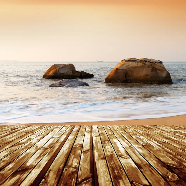 Strand und Felsen — Stockfoto