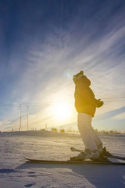 Skier Ski Slope Learning Ride Beautiful Sunset — Stock fotografie