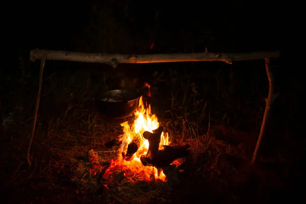 Matlagning Campinggryta Långt Från Staden Naturlig Ved Sent Kvällen — Stockfoto