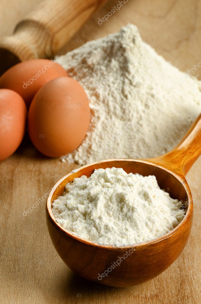 ingredienti pasta fresca — Foto Stock © Milacroft 18799257