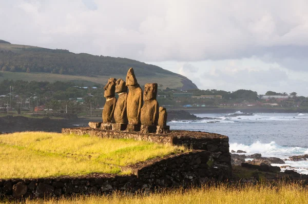 Moais in Tahai , Easter island (Chile) — Stock Photo, Image