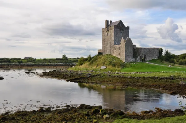 Dunguaire Castle, Kinvara Bay, Galway, Irlanda — Fotografia de Stock