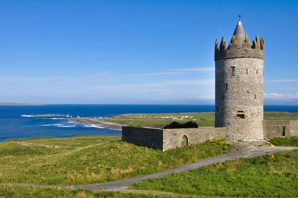 Doonagore zamek, co. clare, Irlandia — Zdjęcie stockowe