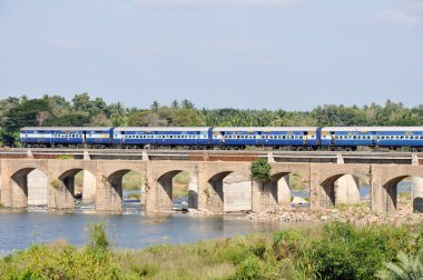 Srirangapatna (Hindistan bir köprü üzerinden tren)