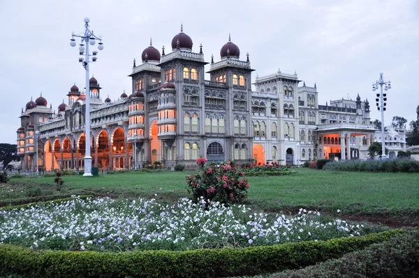 O Palácio de Mysore à noite (Índia ) — Fotografia de Stock