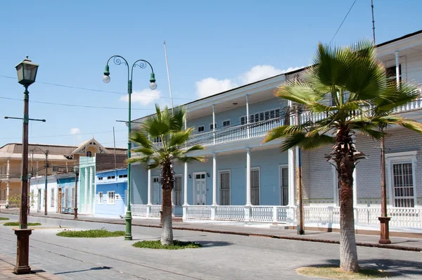 Koloniale architectuur in baquedano straat, iquique (Chili) — Stockfoto