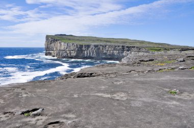 dun aengus, Inishmore, İrlanda aran Islands yakınındaki uçurumlar