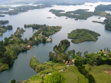 guatape kaya, antioquia (Kolombiya göster)