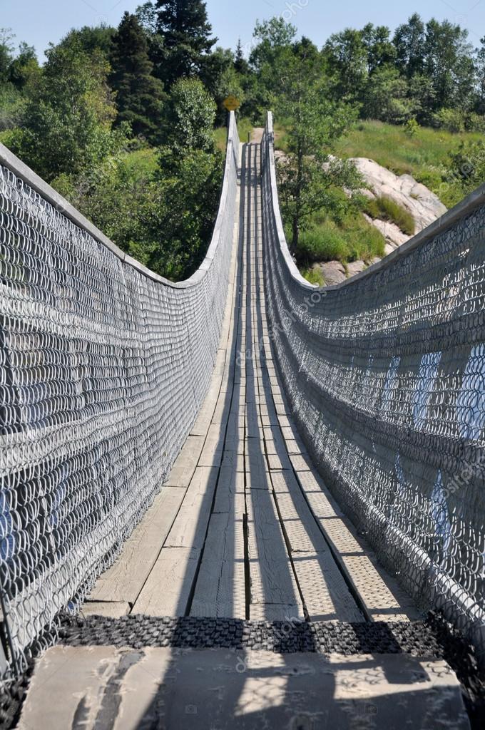 Suspended pedestrian Bridge, Quebec (Canada) — Stock Photo