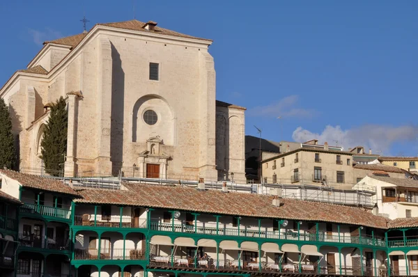 A igreja de Assunção e varandas, Chinchon (Espanha ) — Fotografia de Stock