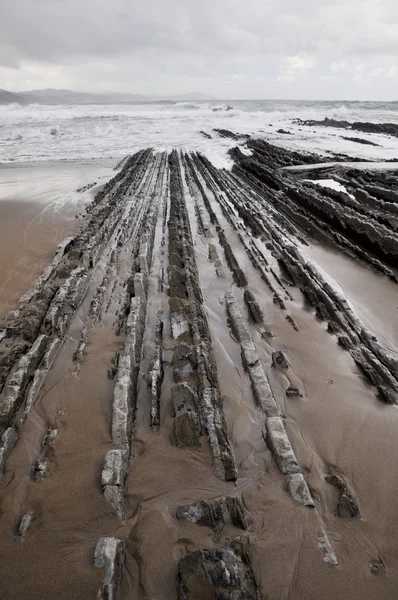 Flyšové v zumaia, gipuzkoa, Baskicko, Španělsko — Stock fotografie