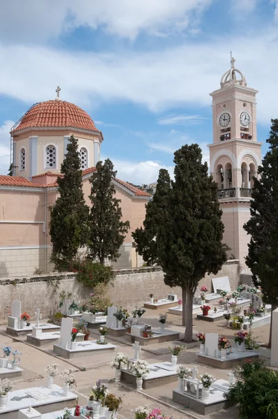 Cemitério em Ermoupolis (Grécia ) — Fotografia de Stock