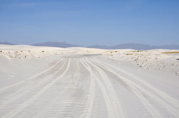 Beyaz kumları Ulusal Anıtı, new mexico, yol — Stok fotoğraf