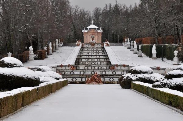 Fonte em cascata no Palácio La Granja de San Ildefonso, Espanha — Fotografia de Stock