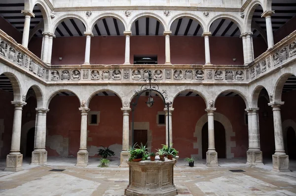 Courtyard in the Royal Colleges, Tortosa (Spain) — Stock Photo, Image