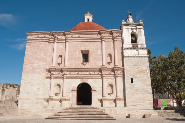 Farní kostel z san pablo, mitla, oaxaca Mexiko () — Stock fotografie