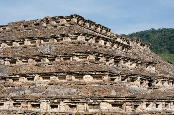 벽 감의 피라미드 el tajin (멕시코) — Stock Fotó