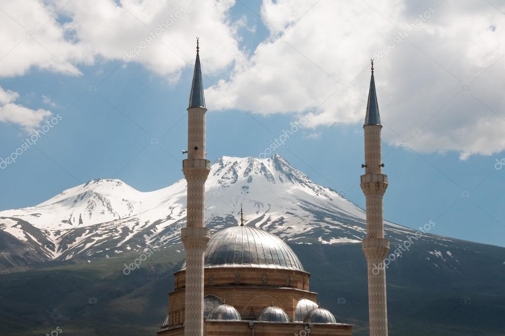 Karkın mosque and Mount Hasan (Turkey)