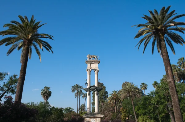 Denkmal für Kolumbus, Murillo-Gärten, Sevilla (Spanien)) — Stockfoto