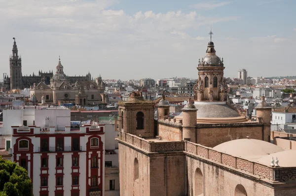 Tempel van de aankondiging en de kathedraal, Sevilla (Spanje) — Stockfoto