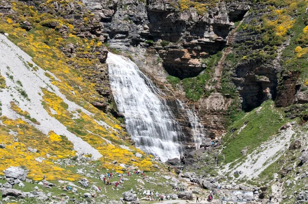 Caída de Cola de Caballo, Parque Nacional de Ordesa, Pirineos (España) ) — Foto de Stock