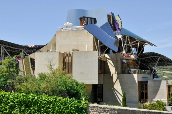 Moderna vingården marques de riscal den 26 maj 2013 i elciego, Baskien, Spanien — Stockfoto