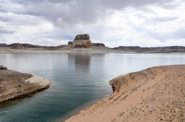 Lone rock lake powell, arizona