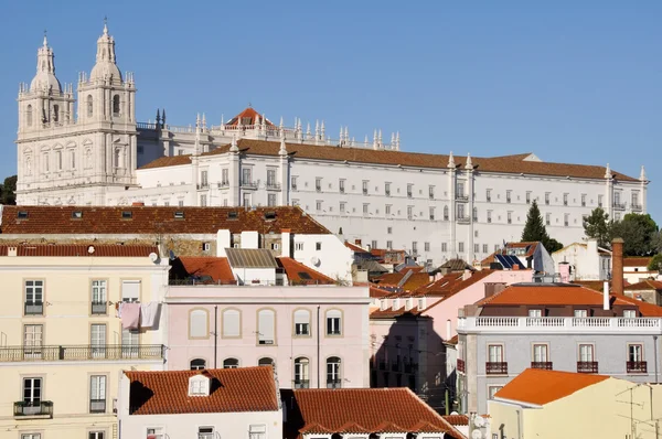 Alfama kvarter og kloster Sao Vicente de Fora, Lissabon - Stock-foto