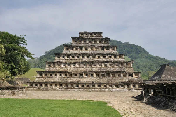 벽 감의 피라미드 el tajin (멕시코) — 스톡 사진