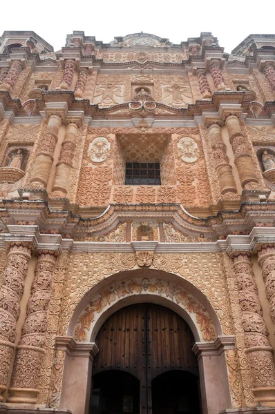 Chiesa di Santo Domingo, San Cristobal de las Casas, (Messico ) — Foto Stock