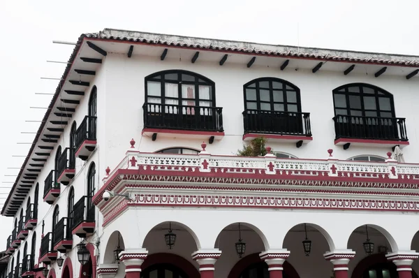 Αποικιακή αρχιτεκτονική σε san cristobal de las casas (Μεξικό) — Φωτογραφία Αρχείου