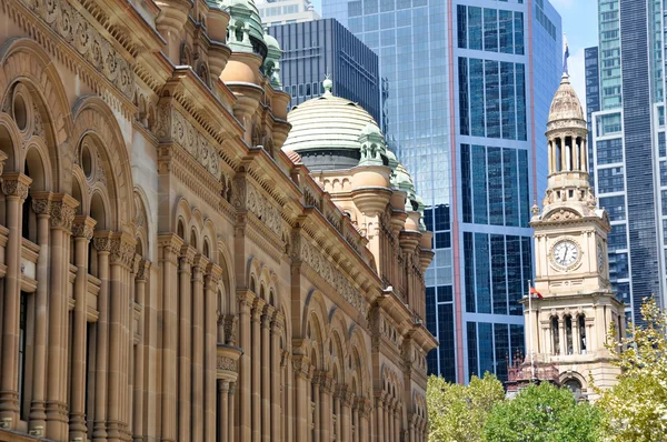 Sydney Town Hall e Queen Victoria Building (Austrália ) — Fotografia de Stock