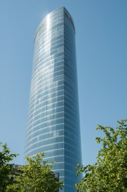 iberdrola Kule 12 Haziran 2013 de bilbao, İspanya. Mimar cesar tarafından tasarlanan pelli Bask Ülkesi içinde en yüksek binası olduğunu..