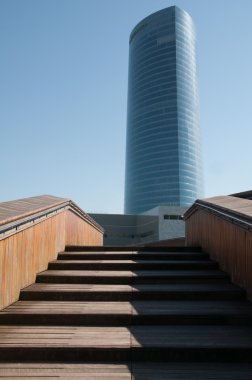 iberdrola Kule 12 Haziran 2013 de bilbao, İspanya. Mimar cesar tarafından tasarlanan pelli Bask Ülkesi içinde en yüksek binası olduğunu..