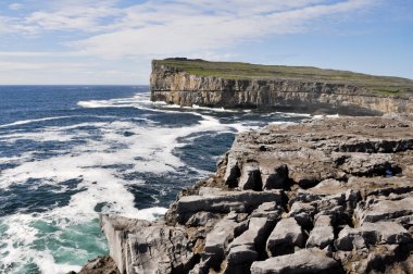 dun aengus, Inishmore, İrlanda aran Islands yakınındaki uçurumlar