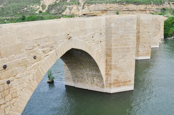 Мост через реку Эбро, Аро, Ла Риоха (Испания) ) — стоковое фото